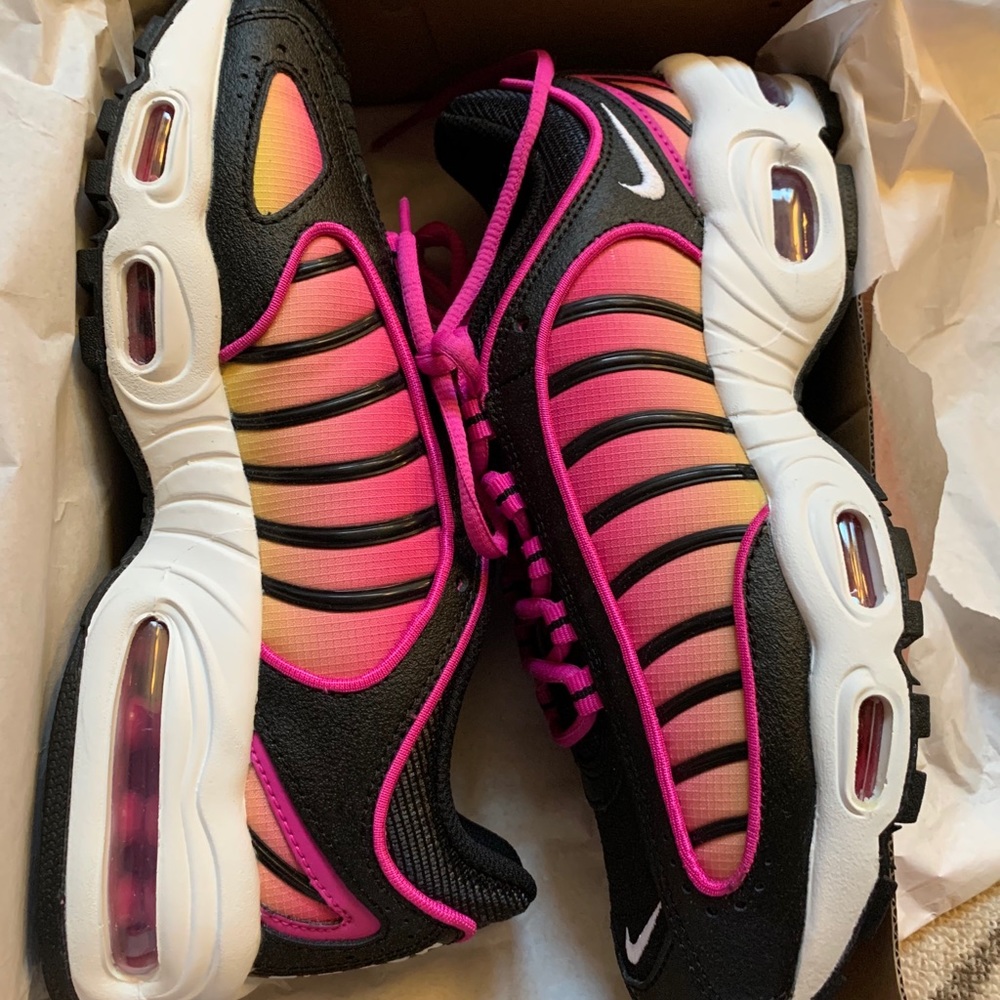 Nike Air Max Tailwind IV Black White FirePinkwomen - Picture 10 of 13
